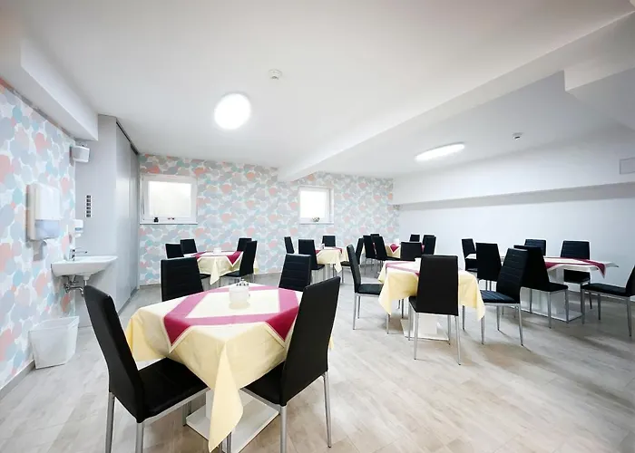 Pension Voesendorf Pensjonat 4*