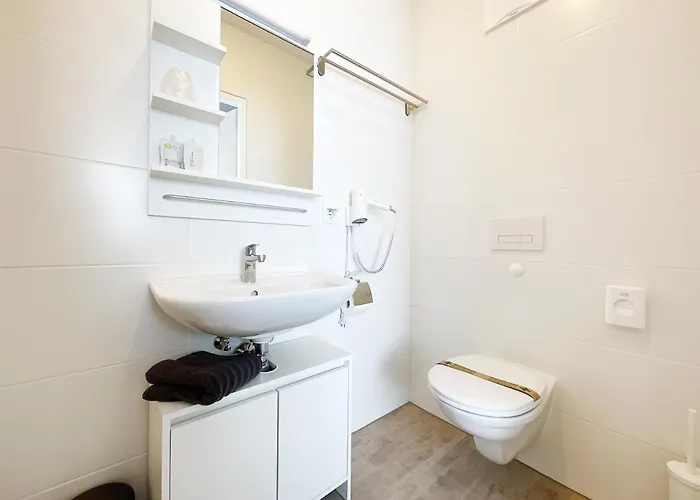 Pension Voesendorf Maison d'hôtes 4*